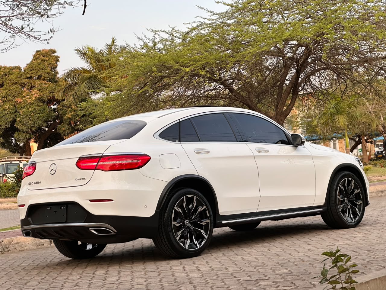 Mercedes Benz thumbnail 9